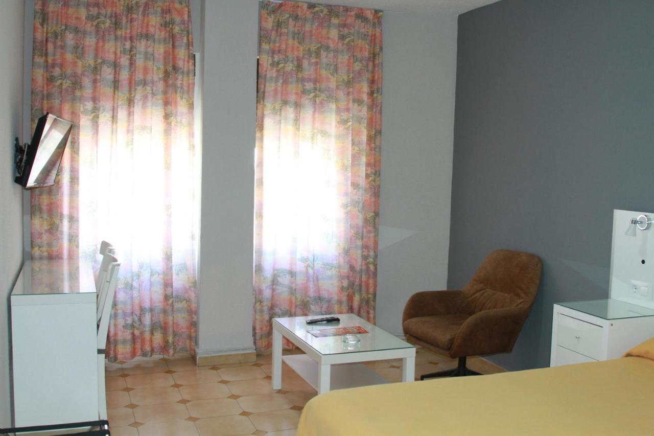 Apartamentos Resitur Севиля Екстериор снимка