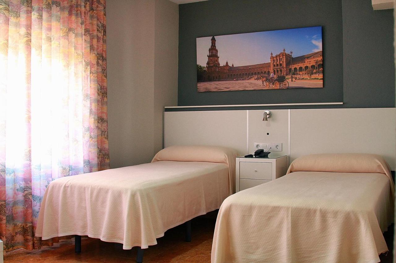 Apartamentos Resitur Севиля Екстериор снимка