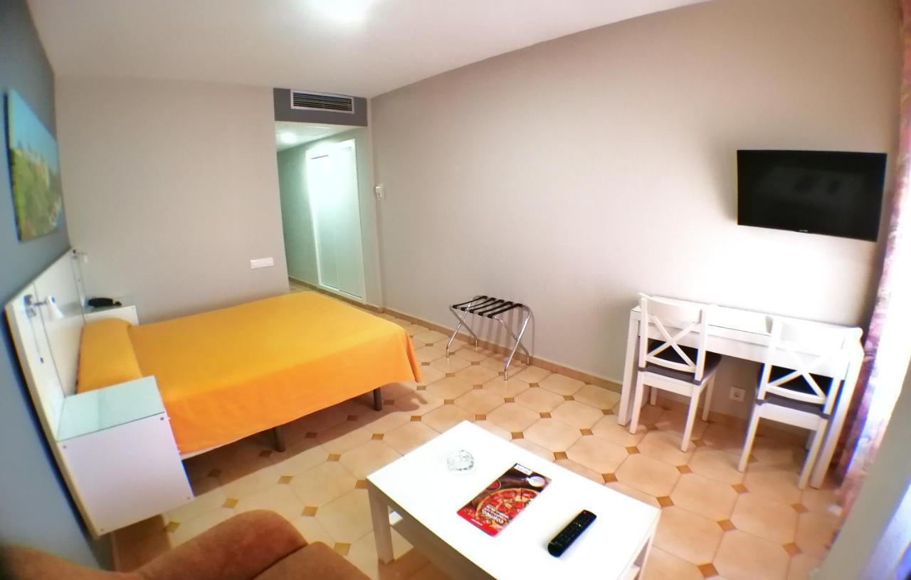 Apartamentos Resitur Севиля Екстериор снимка