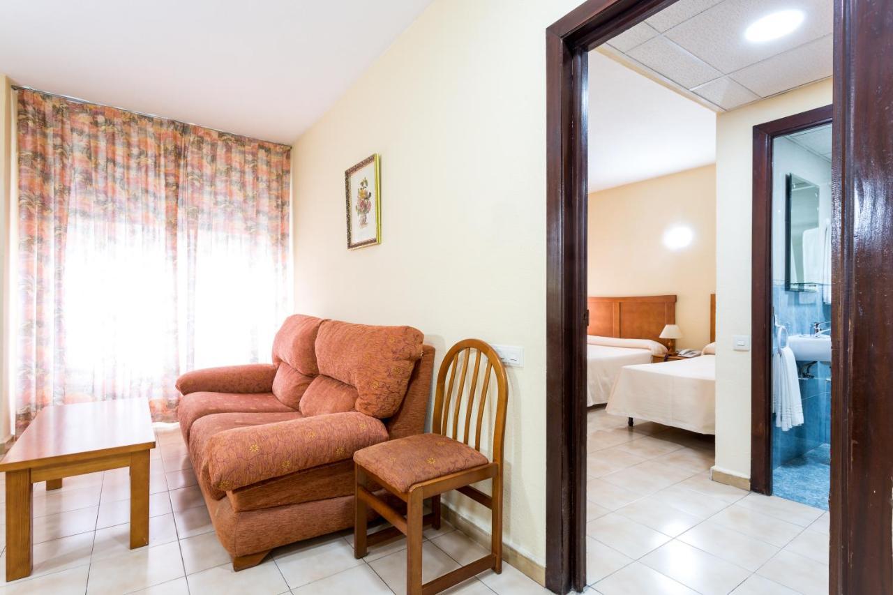 Apartamentos Resitur Севиля Екстериор снимка
