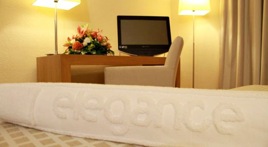 Apartamentos Resitur Севиля Екстериор снимка