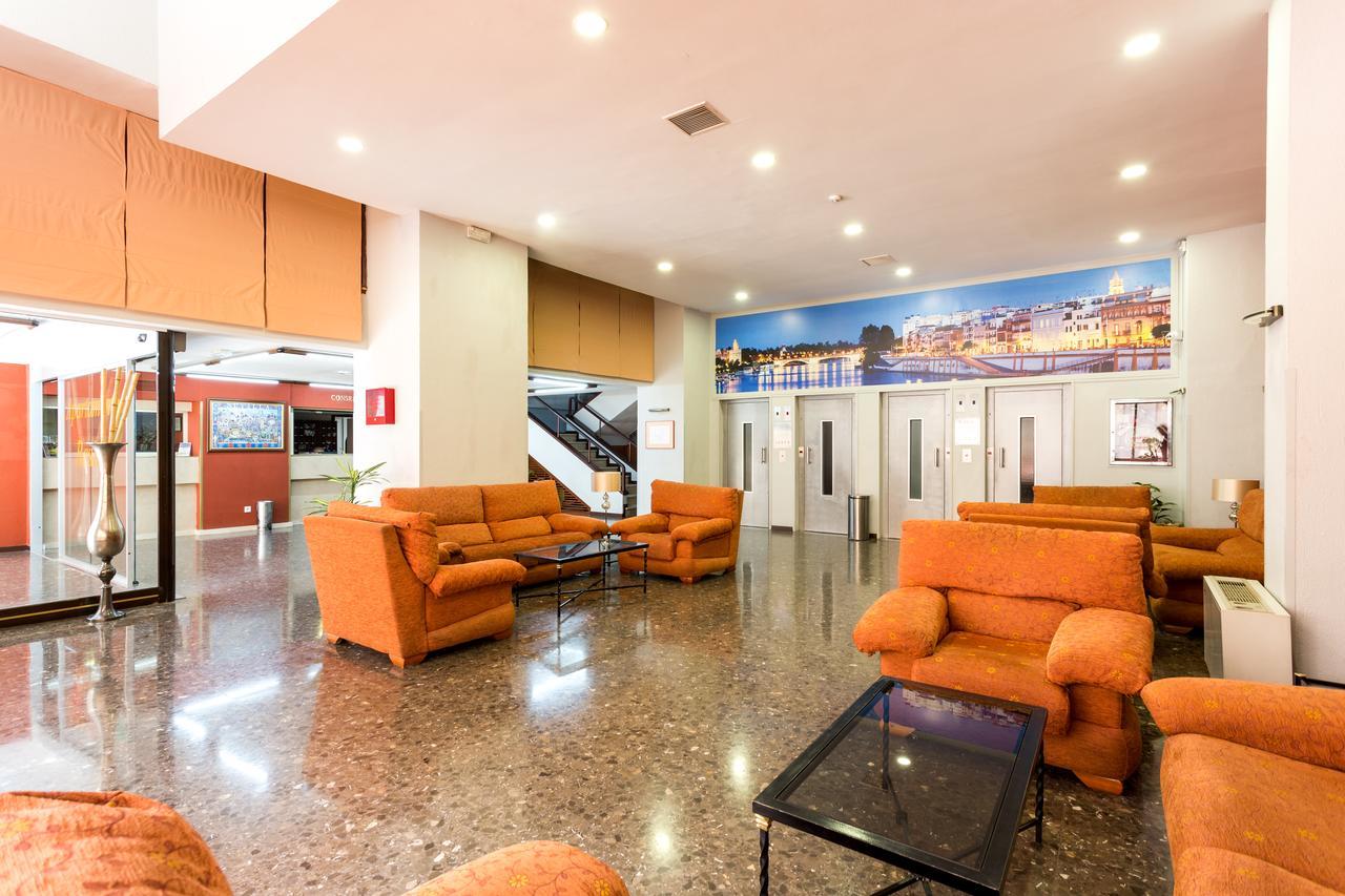 Apartamentos Resitur Севиля Екстериор снимка