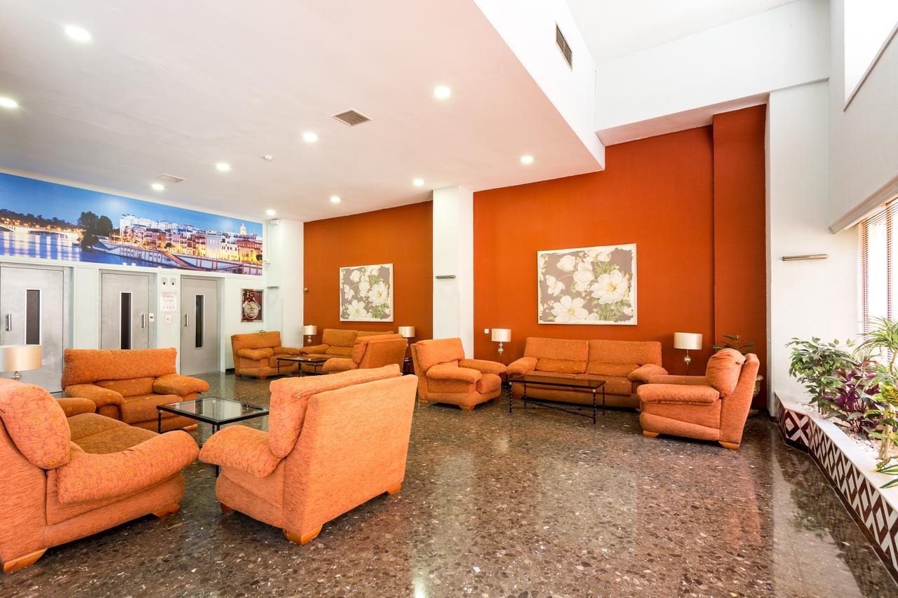 Apartamentos Resitur Севиля Екстериор снимка