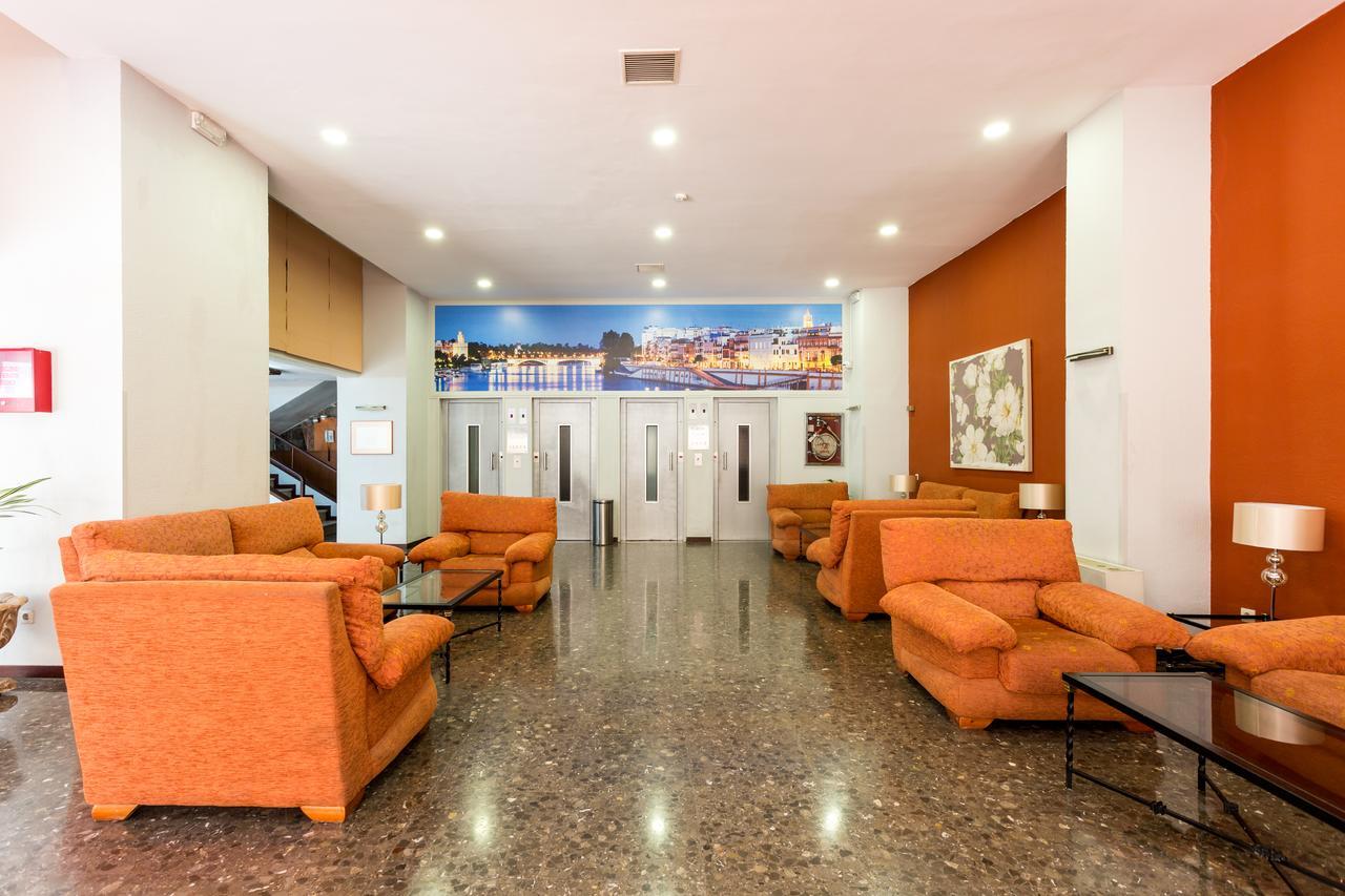Apartamentos Resitur Севиля Екстериор снимка