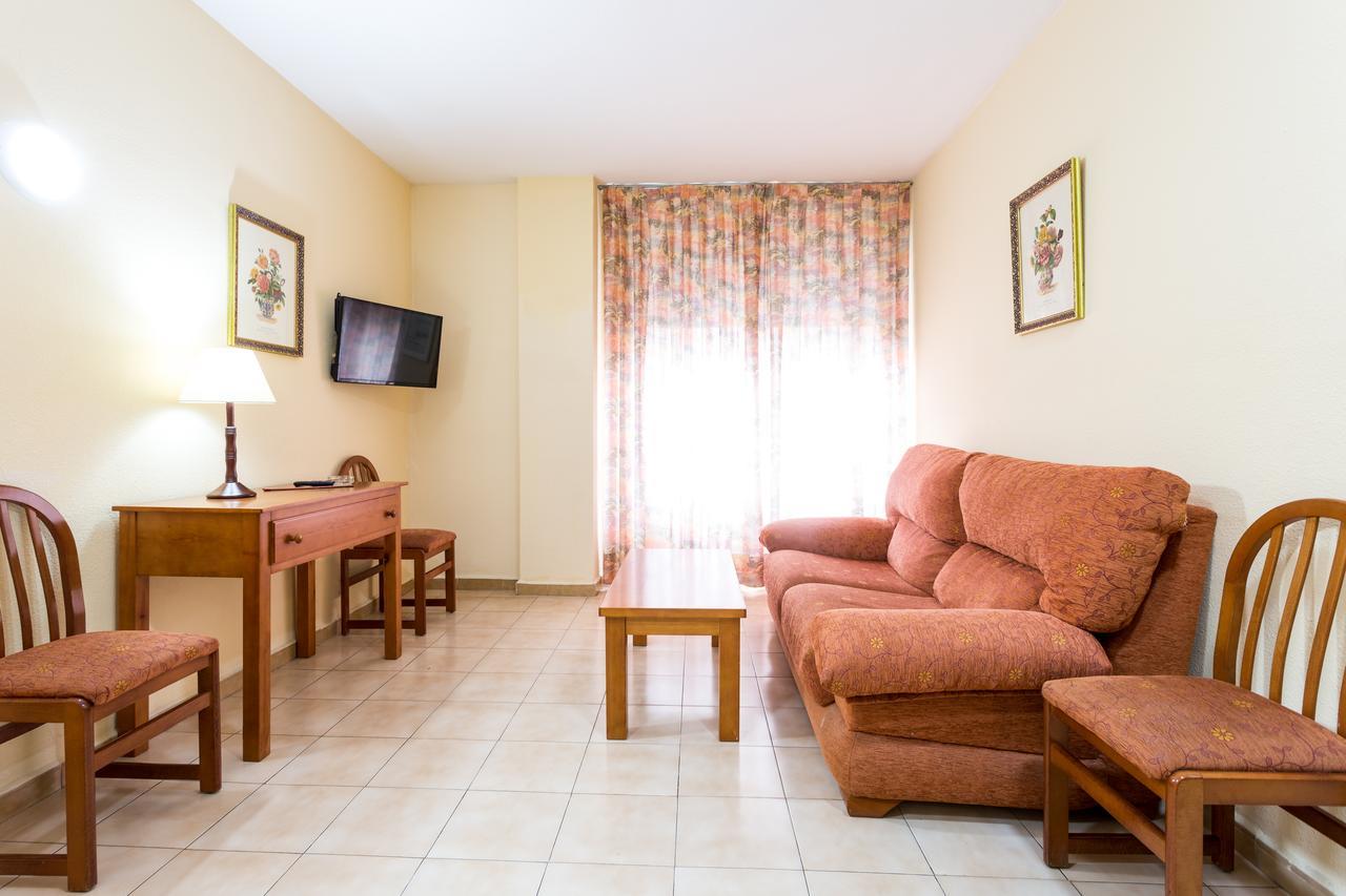 Apartamentos Resitur Севиля Екстериор снимка
