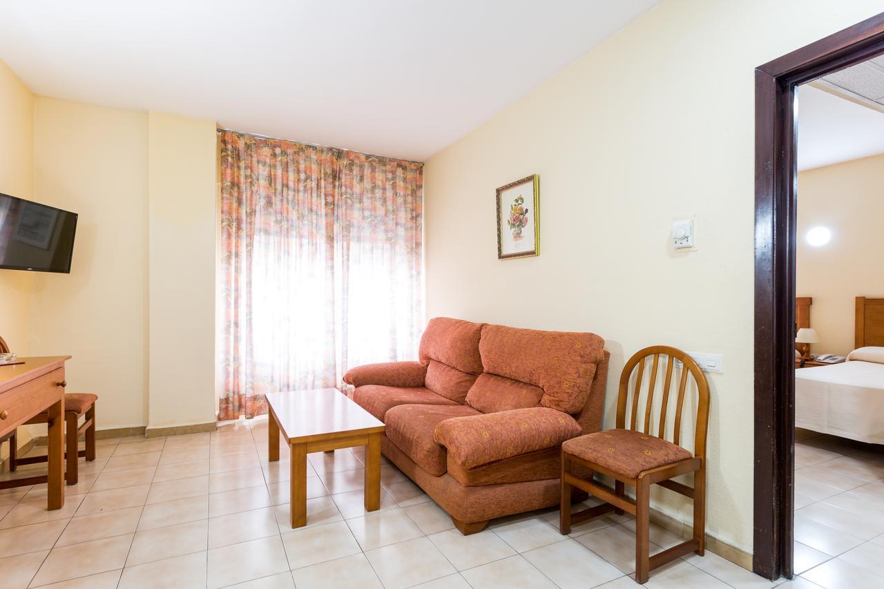 Apartamentos Resitur Севиля Екстериор снимка