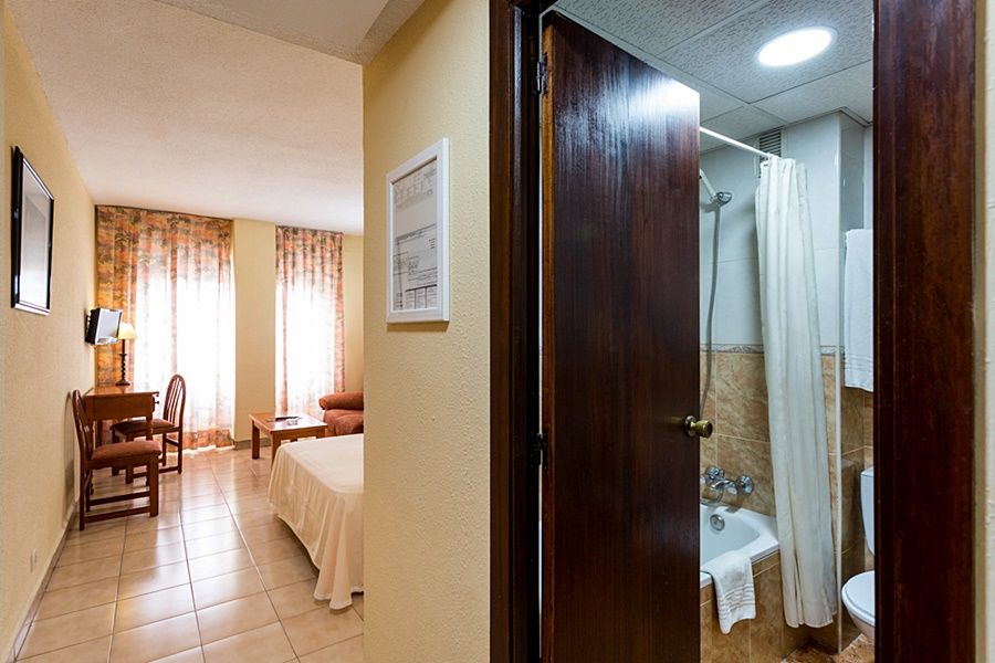 Apartamentos Resitur Севиля Екстериор снимка