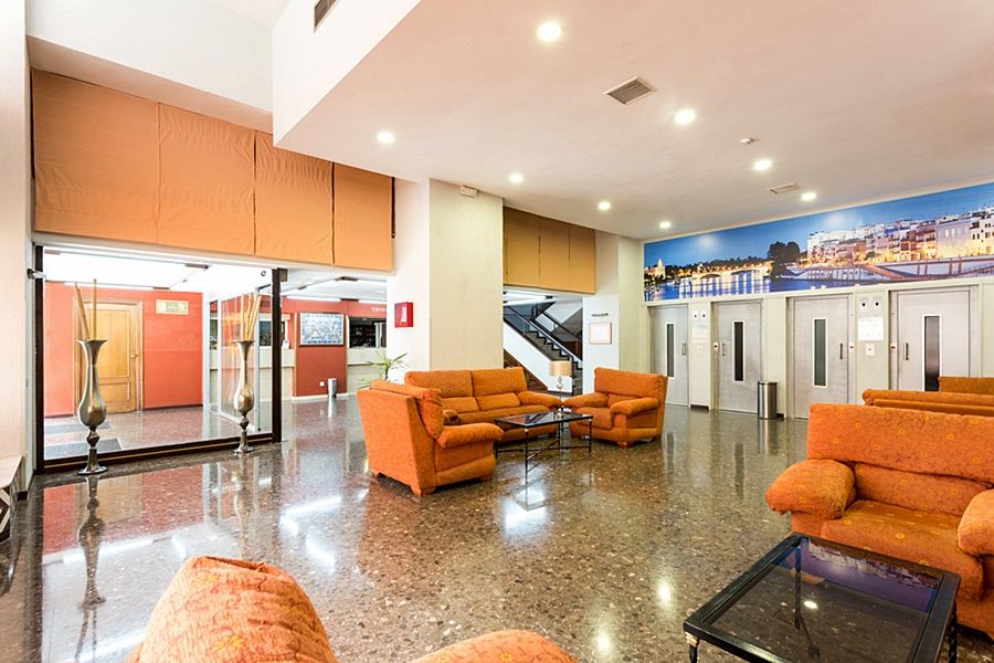 Apartamentos Resitur Севиля Екстериор снимка